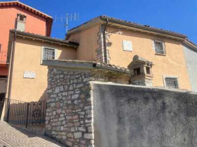 Villa in Vendita a Cerreto di Spoleto via Padre Pietro Pirri 19