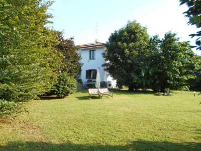Villa in Vendita a Carugo via Vittorio Veneto