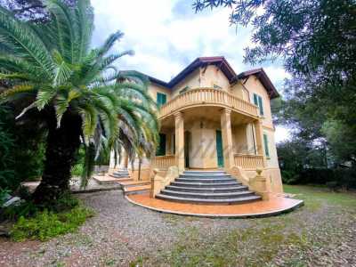 Villa in Vendita a Livorno via Renato Fucini Quercianella