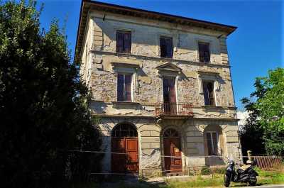Edificio Stabile Palazzo in Vendita a Lucca Nozzano