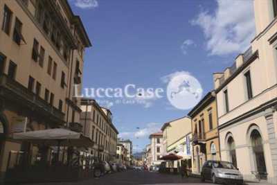 Locale in Affitto a Lucca