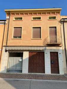 Appartamento in Vendita a Borgocarbonara via Giuseppe Garibaldi 27 Carbonara di po