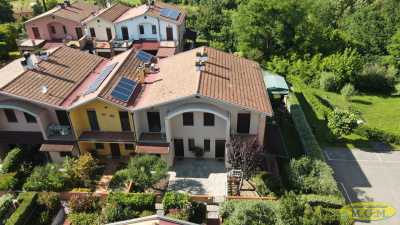 Villa a Schiera in Vendita a Santa Maria a Monte via Valle 56020 Montecalvoli Alto