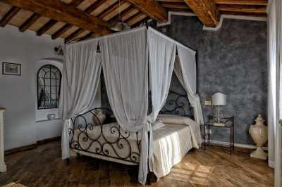 Bed And Breakfast in Vendita a Monteverdi Marittimo Canneto