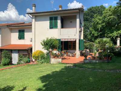 Villa a Schiera in Vendita a Lastra a Signa via Cesare Pavese 34