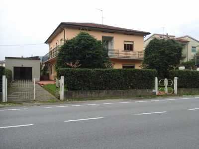 Villa Singola in Vendita a Capannori Lappato