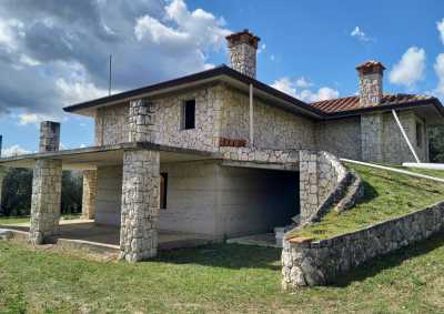 Villa in Vendita a Cervaro via Santa Lucia Snc Cervaro