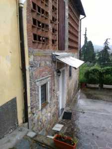 Rustico Casale Corte in Vendita a Lucca Lucca Direzione Nord
