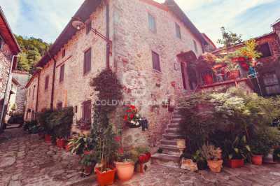 Rustico Casale Corte in Vendita a Bagni di Lucca Localet Gombereto San Gemignano