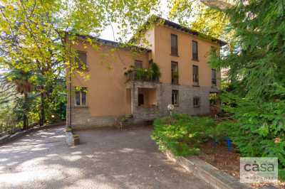 Villa Singola in Vendita a Varese Viale Aguggiari