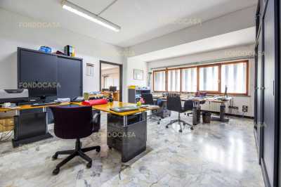 Ufficio in Affitto a Genova via Dodici Ottobre Centro