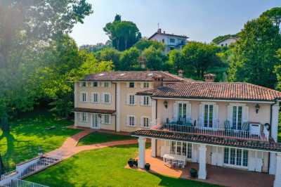 Villa in Vendita a Padenghe sul Garda via g D