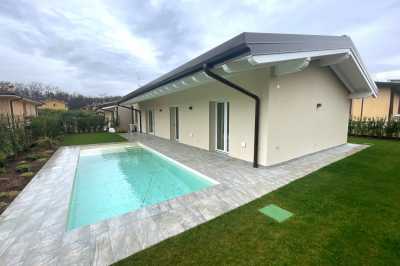 Villa in Vendita a Puegnago sul Garda via Rio