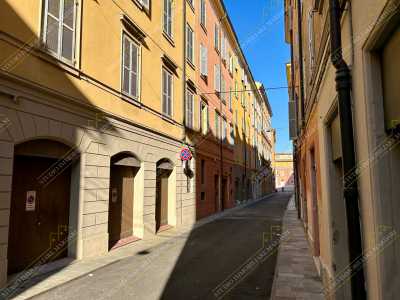 Appartamento in Affitto a Modena via Modonella Centro Storico