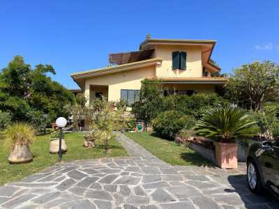 Villa Singola in Vendita a Montignoso Cervaiolo
