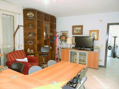 Ufficio in Vendita a Carrara Nazzano