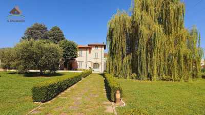 Villa Singola in Vendita a Lucca San Concordio Contrada