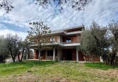 Villa Singola in Vendita a Castiglione del Lago Pozzuolo