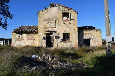 Rustico Casale Corte in Vendita a Foggia via Cervaro Foggia