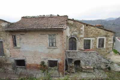 Rustico Casale Corte in Vendita ad Ascoli Piceno Fuori Citta