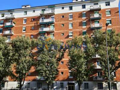 Appartamento in Vendita a Milano via Primaticcio Lorenteggio