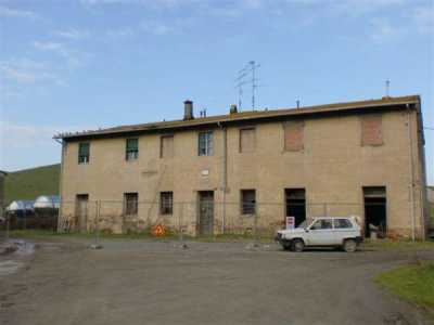 Rustico Casale Corte in Vendita a Castelfiorentino