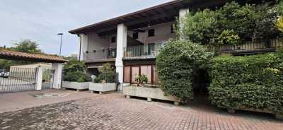 Villa a Schiera in Vendita a Calcinato via Ugo Foscolo 29