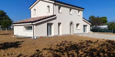 Villa in Vendita a Misano Adriatico Cella