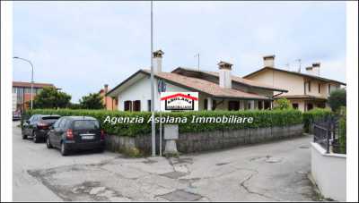 Villa in Vendita ad Asolo via Rossini Villa D