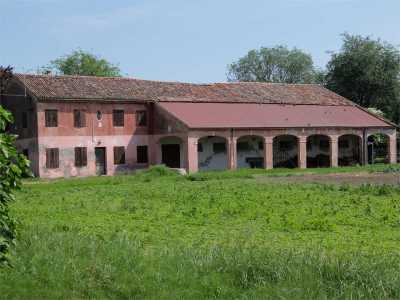 Rustico Casale Corte in Vendita a Monastier di Treviso