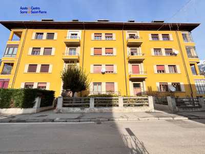 Appartamento in Vendita ad Aosta via Tourneuve Centro