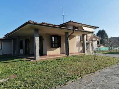 Villa Bifamiliare in Vendita a Spino D