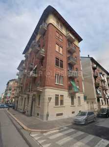 Appartamento in Vendita a Torino via Lauro Rossi 8