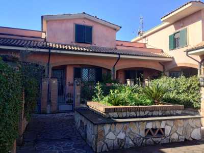 Villa a Schiera in Vendita a Guidonia Montecelio via Casal Bianco Settevilla Nord