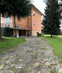 Villa Bifamiliare in Vendita a Lucca Arancio