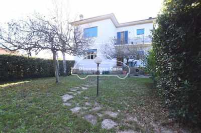 Villa Bifamiliare in Vendita a Lucca Santa Maria a Colle Santa Maria a Colle