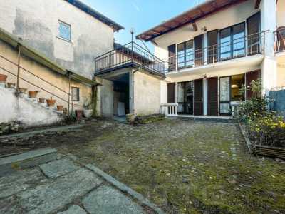 Villa a Schiera in Vendita ad Invorio via xx Settembre 9
