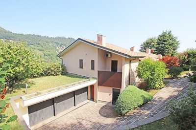 Villa in Vendita ad Alzano Lombardo Nese