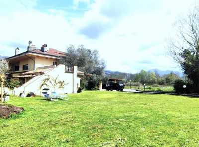 Villa Trifamiliare in Vendita a Montignoso via i Maggio 18 Cinquale