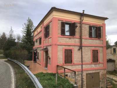 Appartamento in Vendita ad Amandola via Villa Tasso Collinare