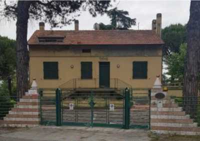 Edificio Stabile Palazzo in Vendita a Pesaro Strada del Montefeltro 53