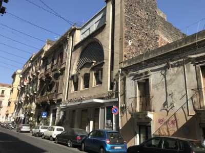 Locale Commerciale in Vendita a Catania via Giuseppe de Felice 19