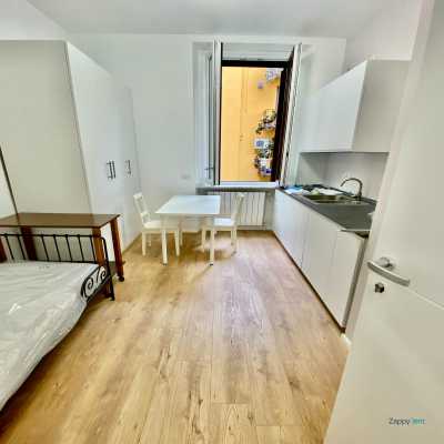 Appartamento in Affitto a Milano via Pietro Borsieri