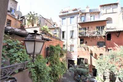 Appartamento in Vendita a Roma via del Pellegrino Centro Storico
