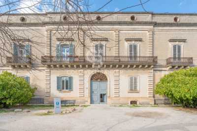 Edificio Stabile Palazzo in Vendita a Manduria via Schiavoni Carissimo