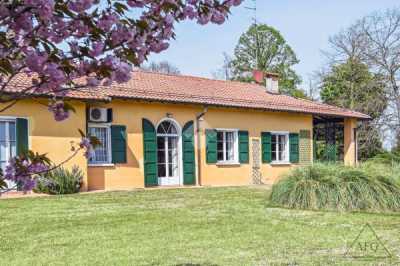Villa in Vendita a Parma Periferia Sud