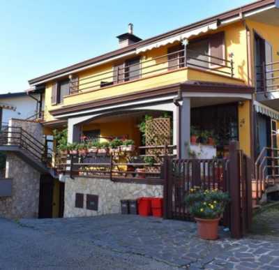 Villa in Vendita a Monteforte Irpino via Molinelle 24