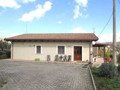 Villa in Vendita a Pietrelcina Contrada Santo Stefano