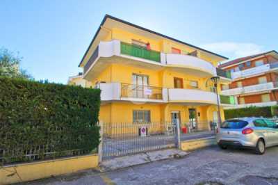 Appartamento in Vendita a Pineto via Umbria 8