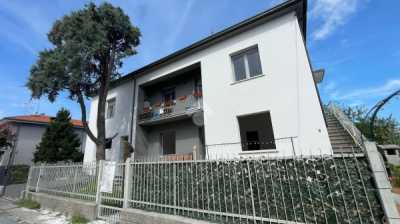 Villa in Vendita a Rimini via Giuseppe Albertini 8